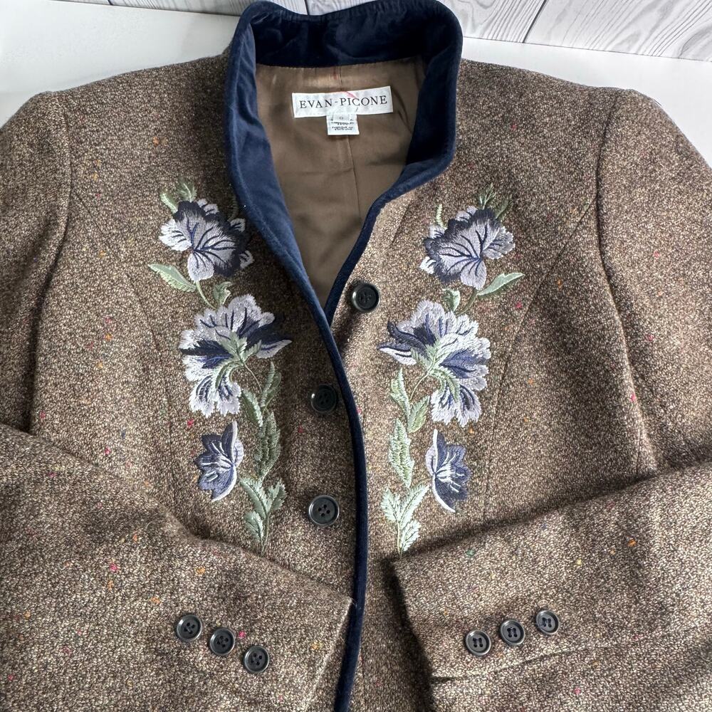 Rare 80s/90s Vintage Evan Picone Embroidered Wool Blazer Lined Velvet Lined Sz 8